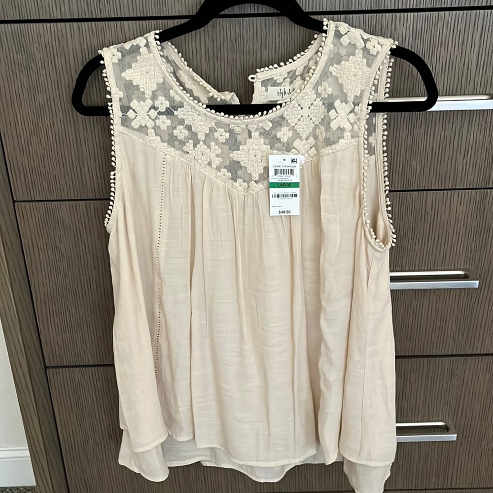 Lace detail top